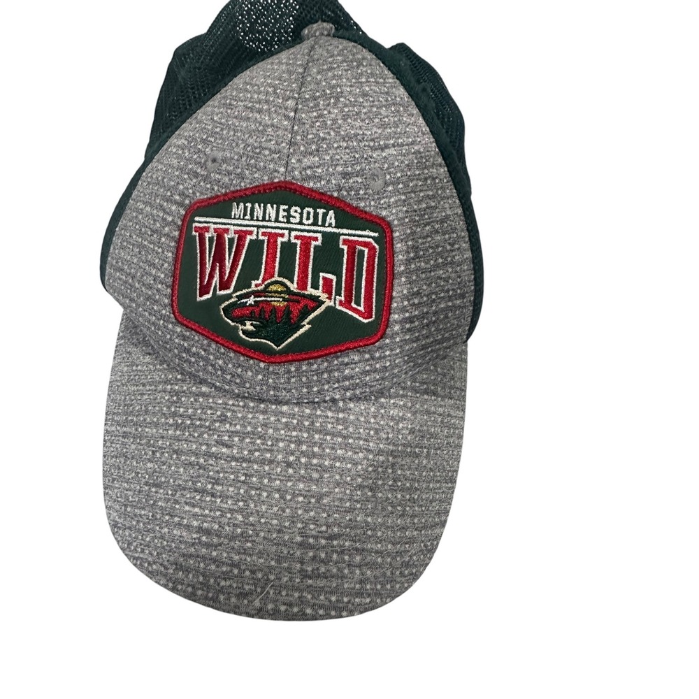 Minnesota Wild Fan Favorite NHL Trucker Hat Grey Green Mesh Snapback Cap
